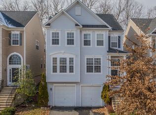 3149 Eagle Ridge Dr, Woodbridge, VA 22191
