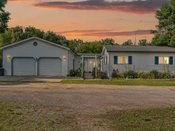 4187 Pleasant Dr, Attica, MI 48412