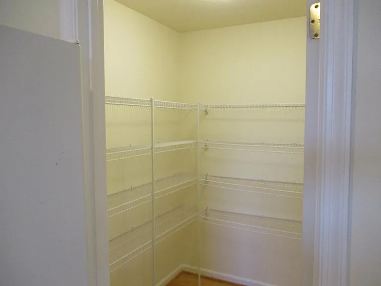 Walk in pantry