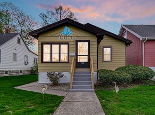 648 Stewart Ct, Whiting, IN 46394