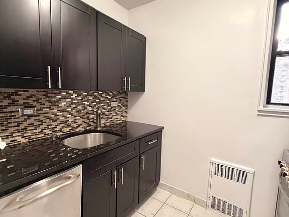 4th image of 8502 139th St APT 4L