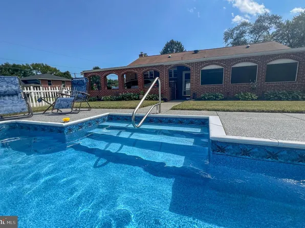 804 Pineview Pl, Baltimore, MD 21220