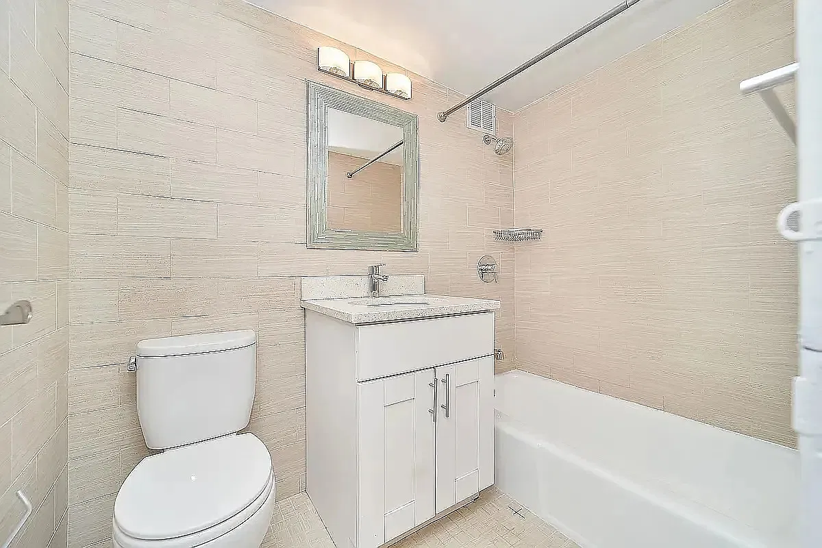 131 East 17th Street — Photo 3