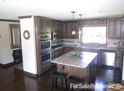 2nd image of 901 Mountain Park Dr