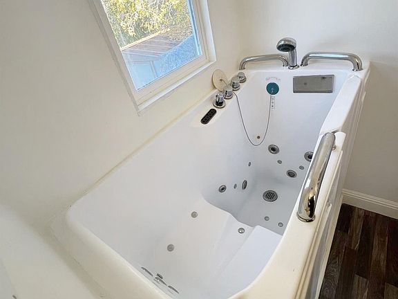 2nd image of 4724 Madison Ave Space 4