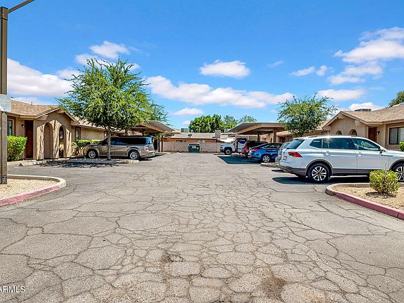 3rd image of 3027 E GRANDVIEW Road #1
