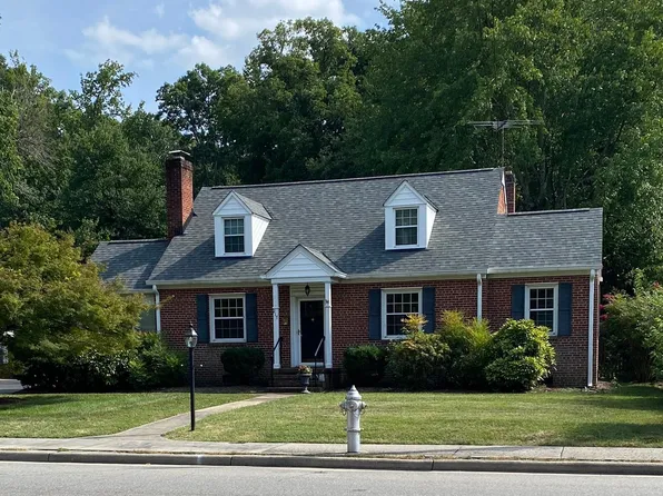217 Thompson St, Ashland, VA 23005