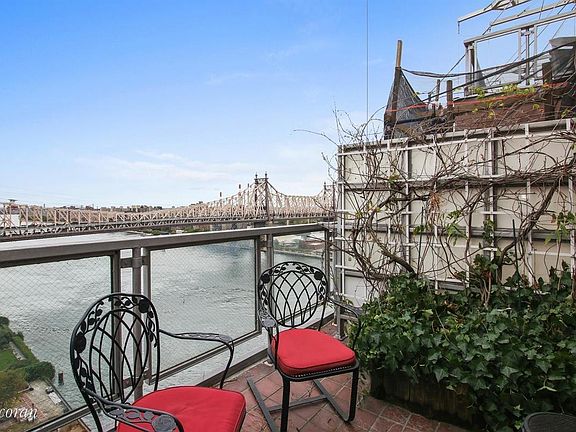 5th image of 25 Sutton Pl S APT 20D
