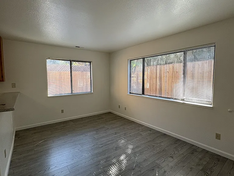 1748 Mount Olive Dr — Photo 5