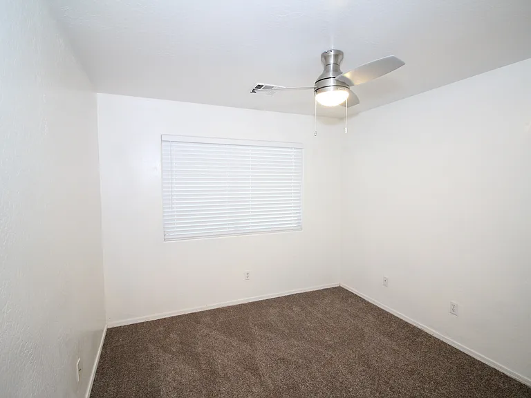 7124 N 77th Dr — Photo 18