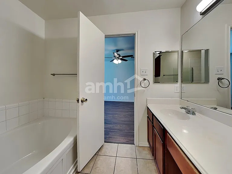 2204 Sumac Dr — Photo 12