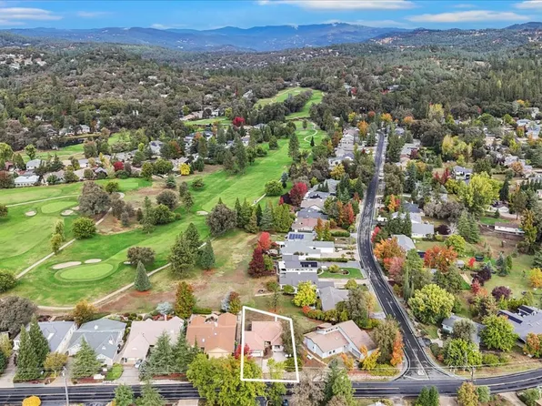 18098 Lake Forest Dr, Penn Valley, CA 95946