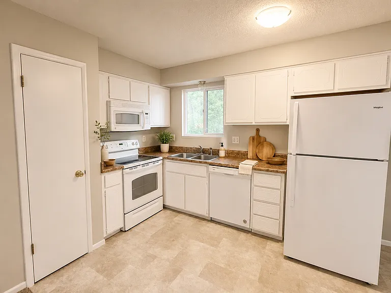 714 Prairie Rd — Photo 3