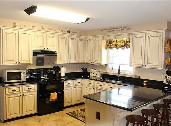 3rd image of 1025 Haggard Dr