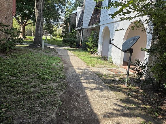 3rd image of 10267 S Gessner Rd