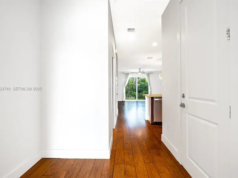 4652 Horseshoe Cir — Photo 8