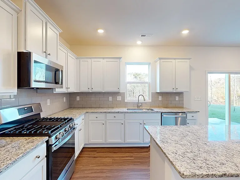 2117 Clifton Rd — Photo 4