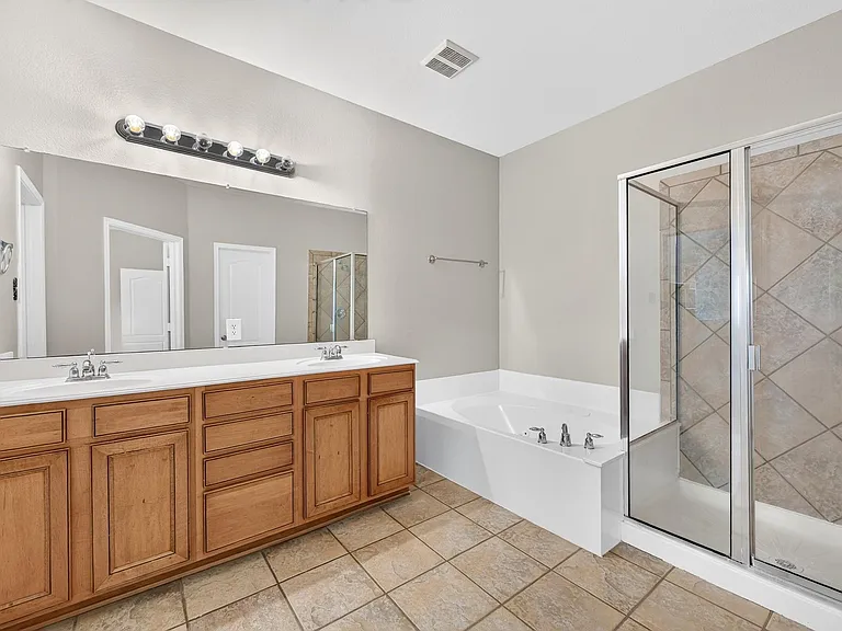 6837 Livorno Ln — Photo 28