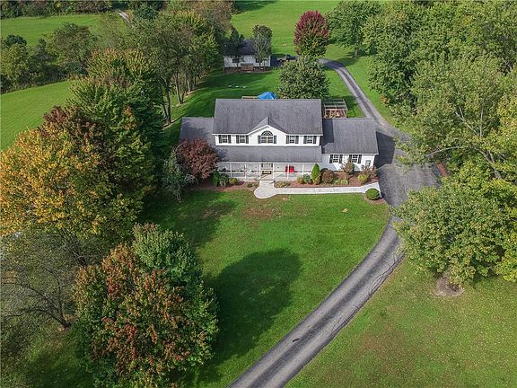 3rd image of 371 Hickernell Rd