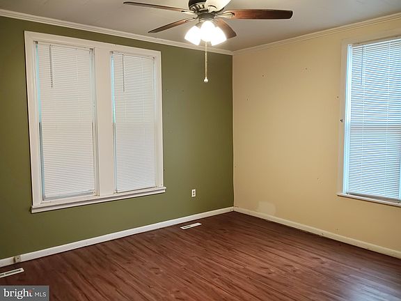 4th image of 248 Hood Ave