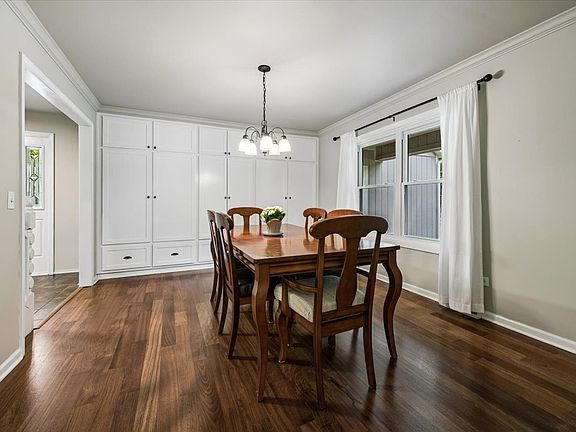 5th image of 1040 N Charles St