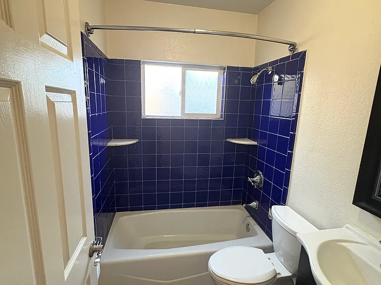 231 S 22nd St #2 — Photo 9