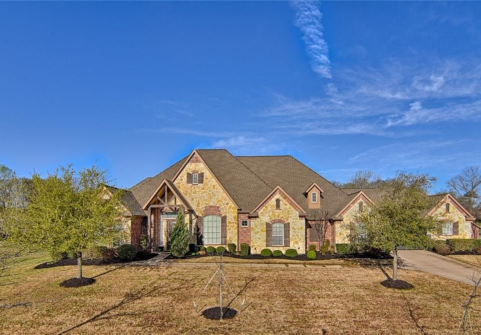 1st image of 124 Silver Rose Blvd