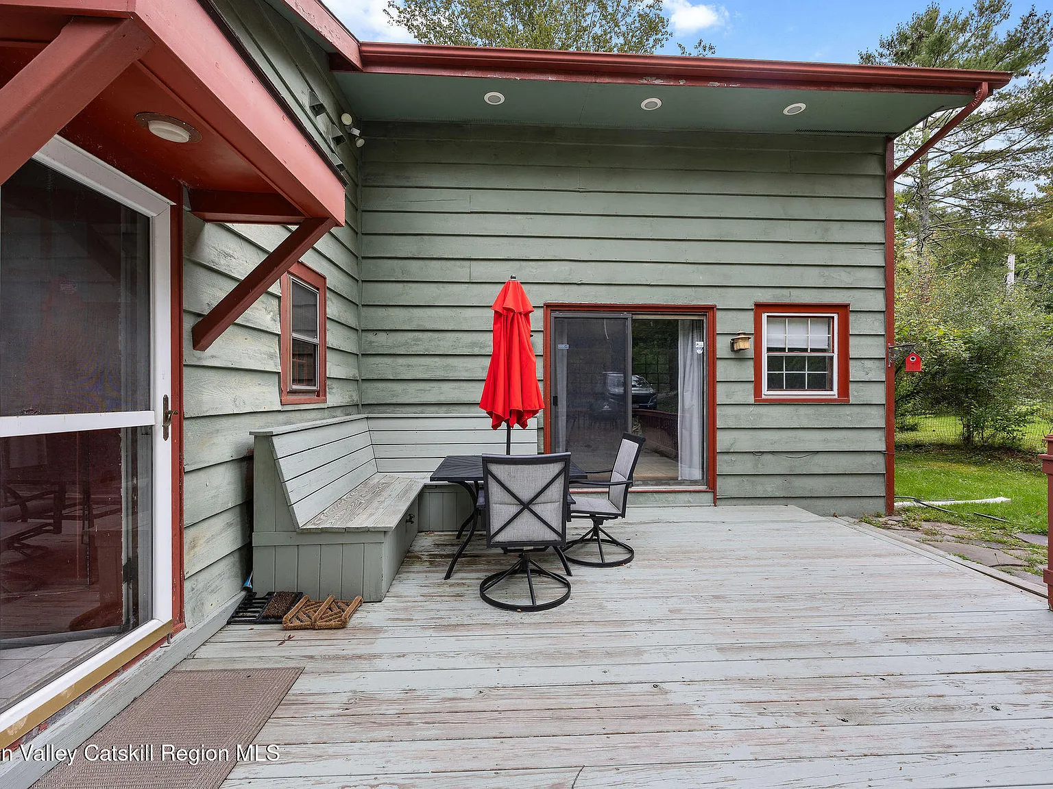 2 bed, 1.0 bath, 1263 sqft, $3,200 — Photo 2