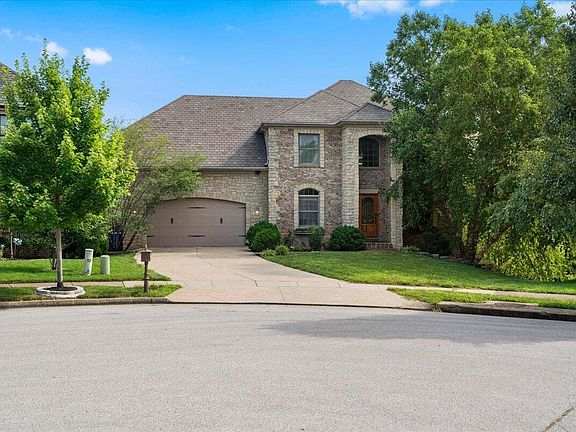 2nd image of 2589 Pascoli Pl