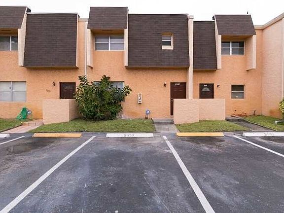 5th image of 5852 Blueberry Ct #5852