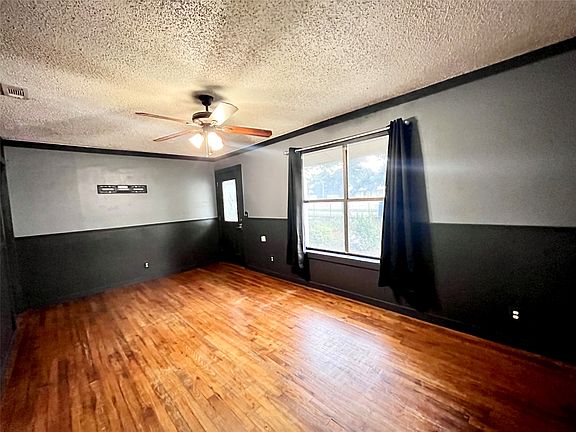 3rd image of 706 Early Blvd