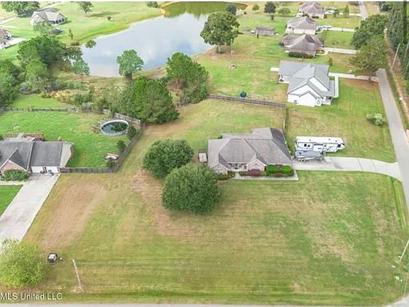 3rd image of 12009 Circle G Ranch Rd