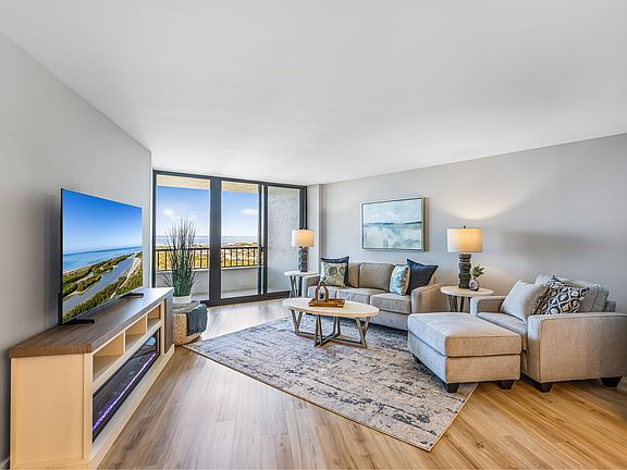 2nd image of 440 Seaview Ct APT 1908