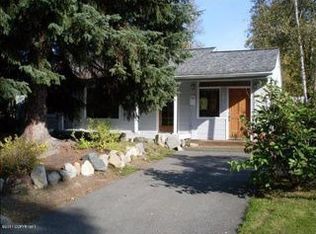 2613 Crestwood St, Anchorage, AK 99508