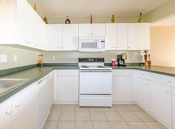 2nd image of 205 Sharon Ct