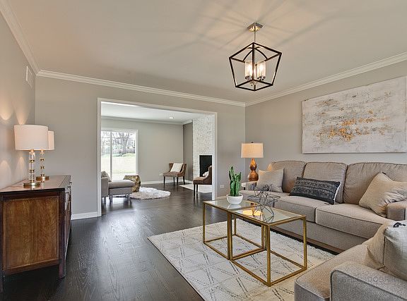 4th image of 1120 Sussex Ln