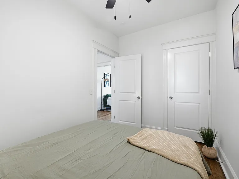 5744 Pershing Ave #2W — Photo 18