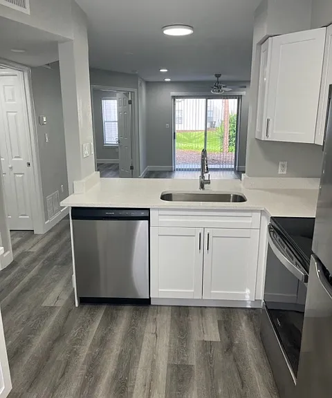 Spring Lake Apartments — Photo 147