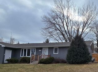 1014 Maplehill Dr, Albert Lea, MN 56007