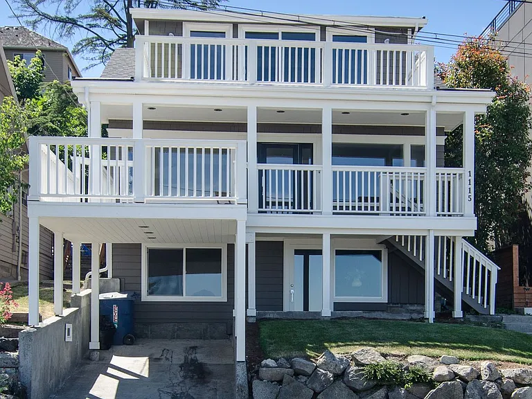 1115 Lake Washington Blvd S — Photo 1