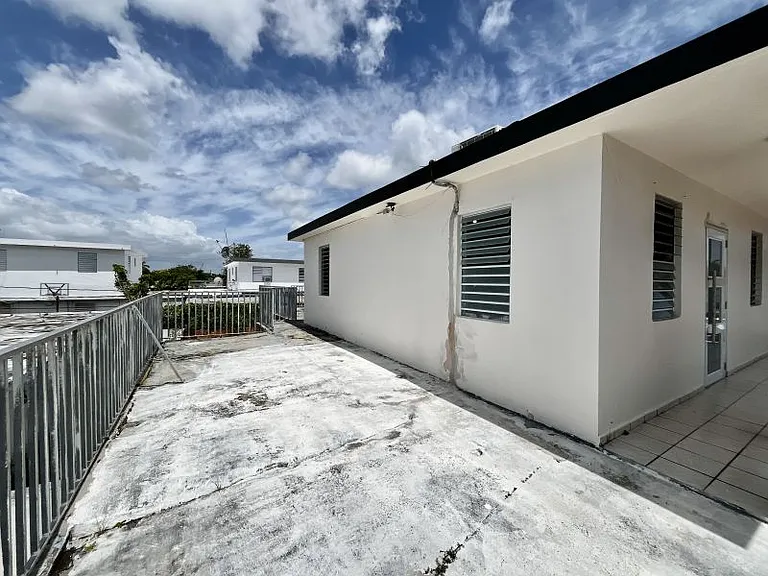 Urb Vistamar 903 Ave Galicia Piso 2 — Photo 12