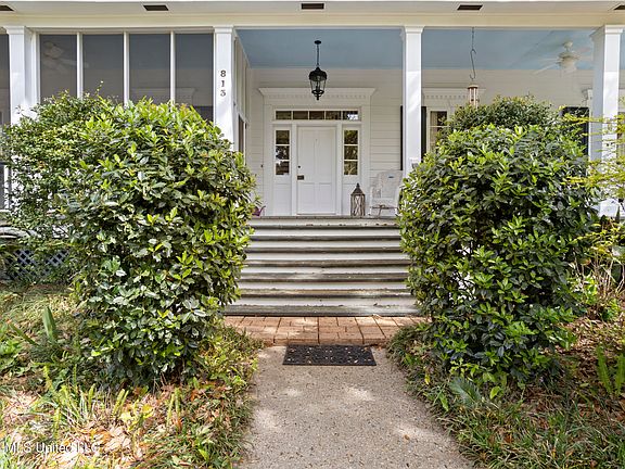 5th image of 813 Harbor Ln