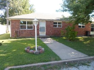 1005 Sunset St, Aurora, MO 65605