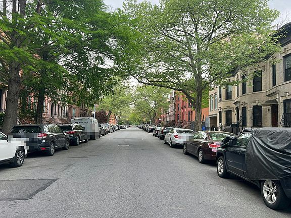 4th image of 35 Decatur St