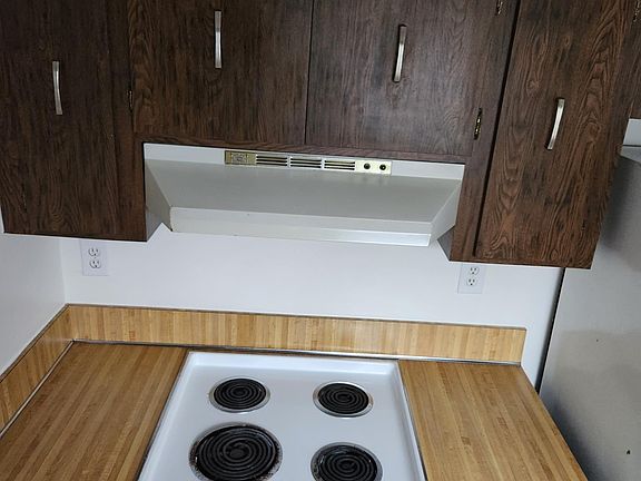 5th image of 215 NW 25th St APT 2