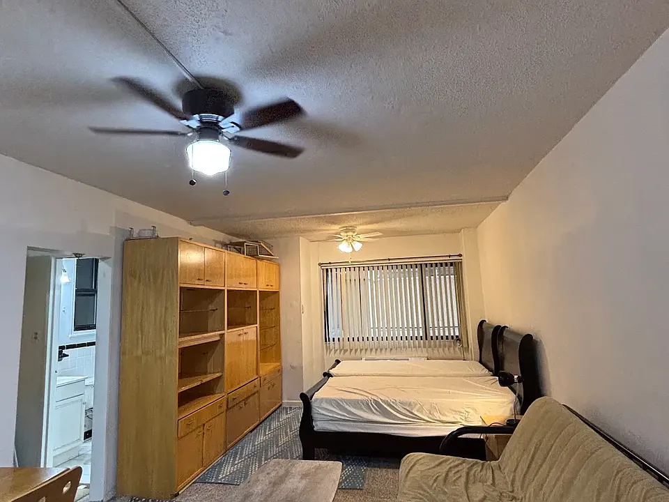 2141 I St NW #109