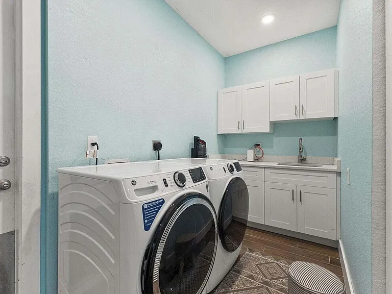 601 SW South Quick Cir #601 — Photo 9