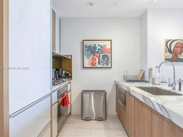 2831 S Bayshore Dr #603 — Photo 4
