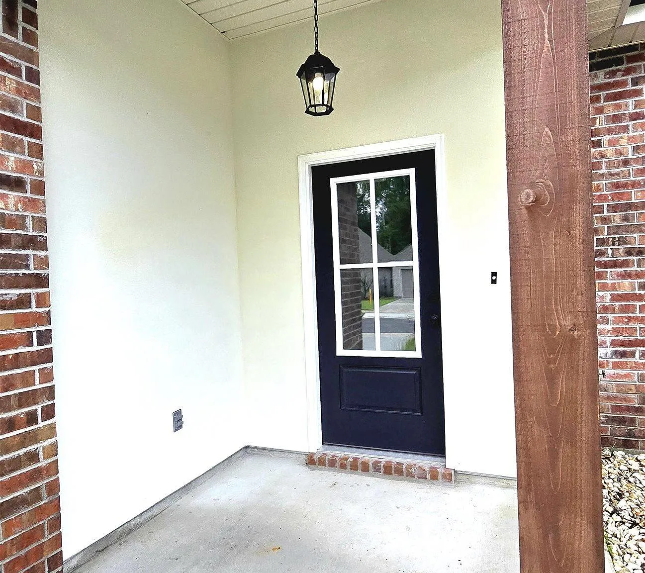 3 bed, 1629 sqft, $2,500 — Photo 2