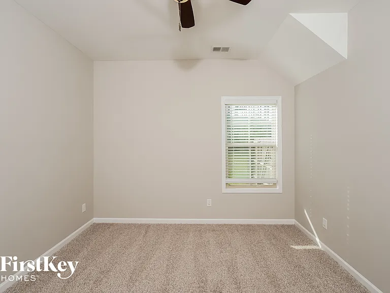 125 Ridgefield Ln — Photo 8